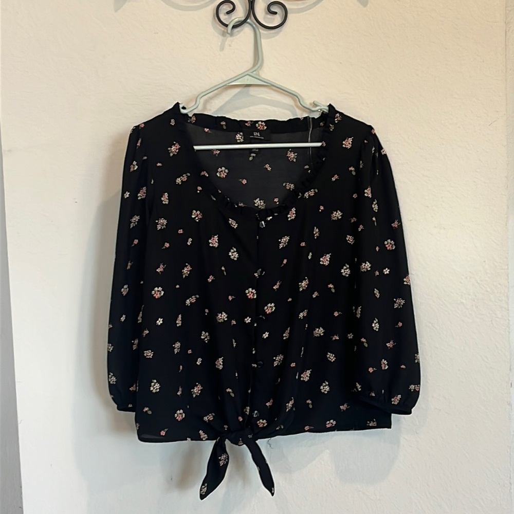 Black forks print blouse with front tie